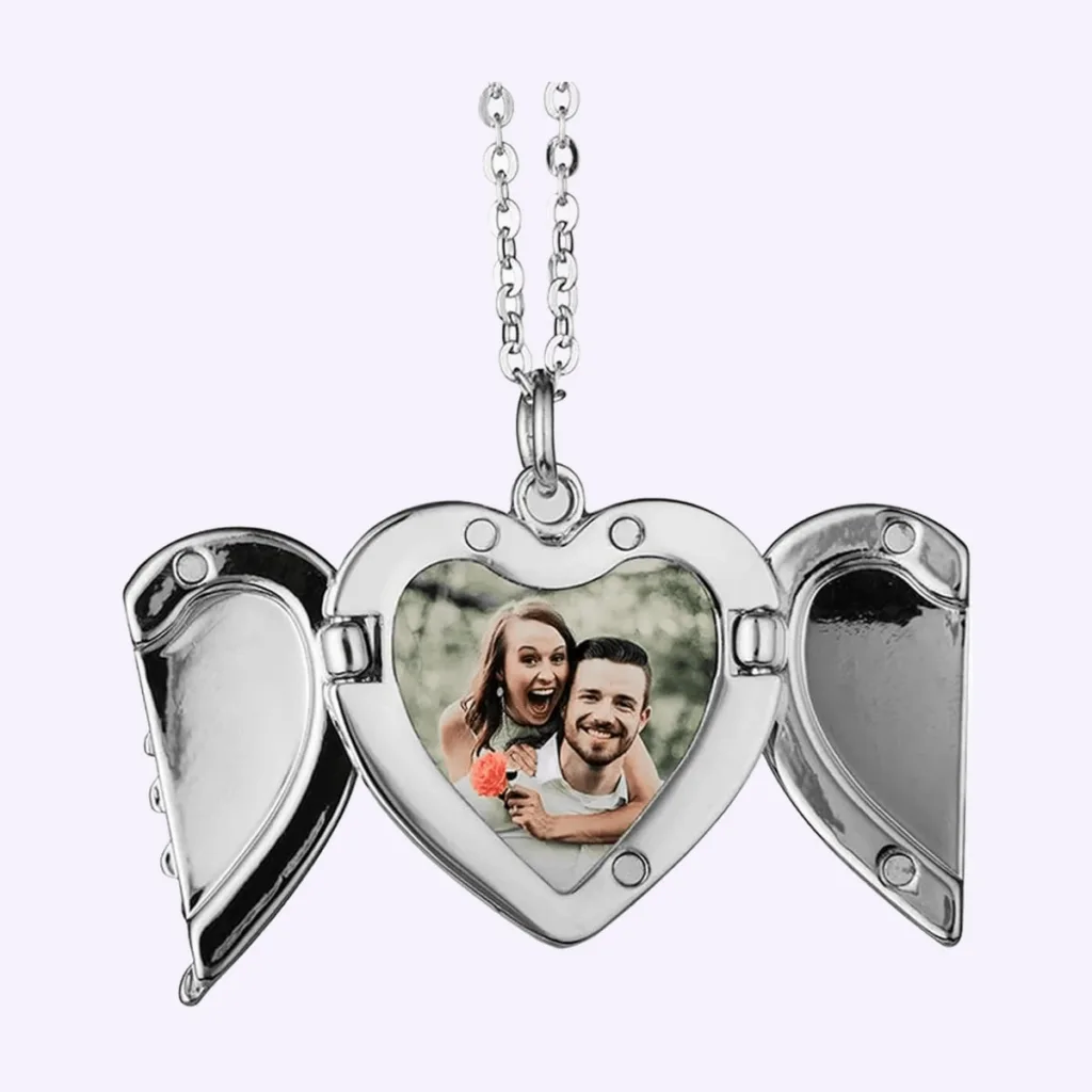 Collar corazón con alas porta foto