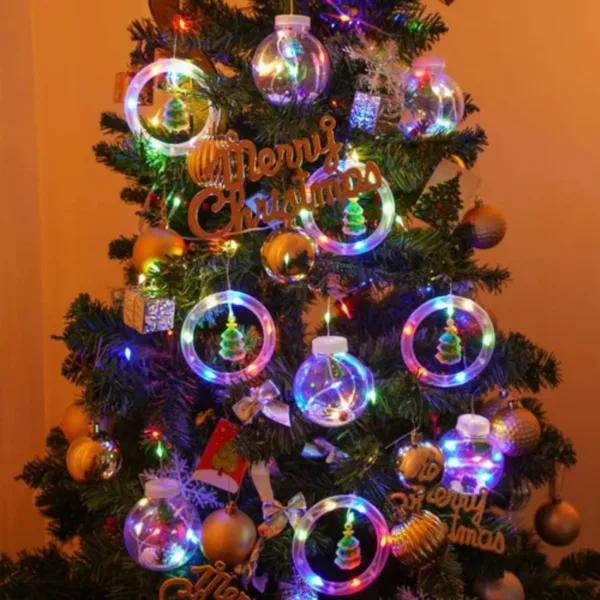 Cortina de luces navideña para ventana con aros y esferas