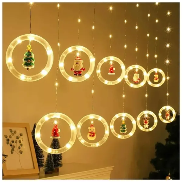 Guirnalda de luces cálidas con esferas navideñas