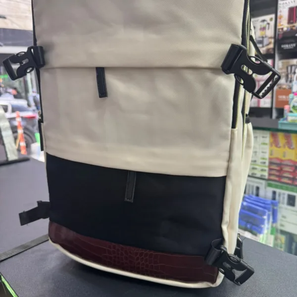 Morral de viaje expandible beige