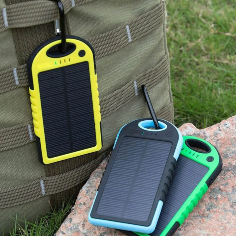 Batería portátil solar de 12.000 mAh con linterna